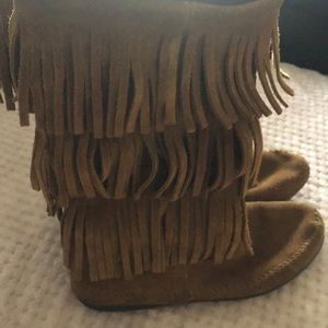 Minnetonka fringe boots